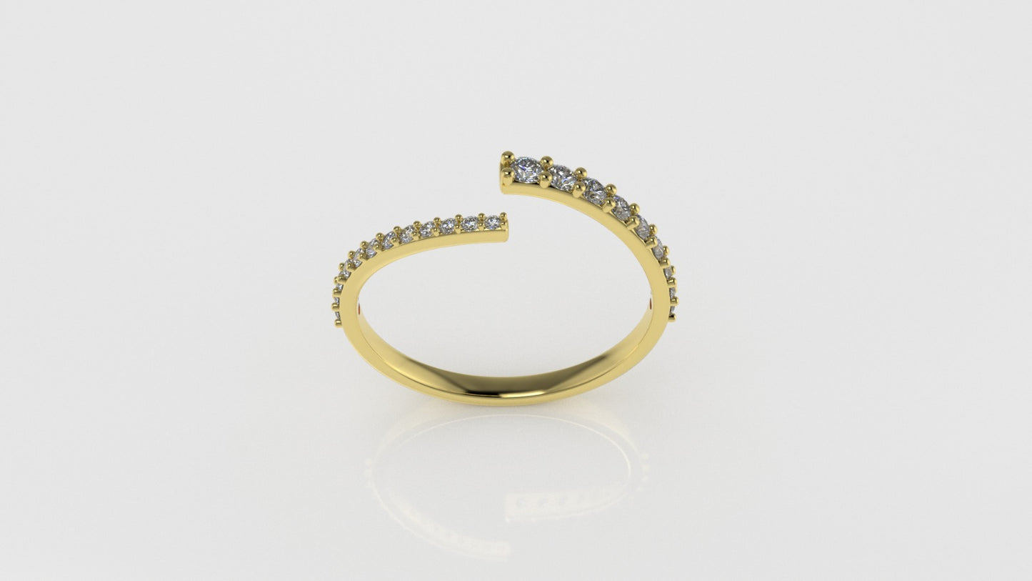 14K Ring with 21 Diamonds, STT: Prong