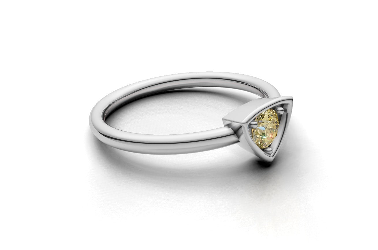 14K Gold Ring with 1 Citrine, STT: 3-Prong