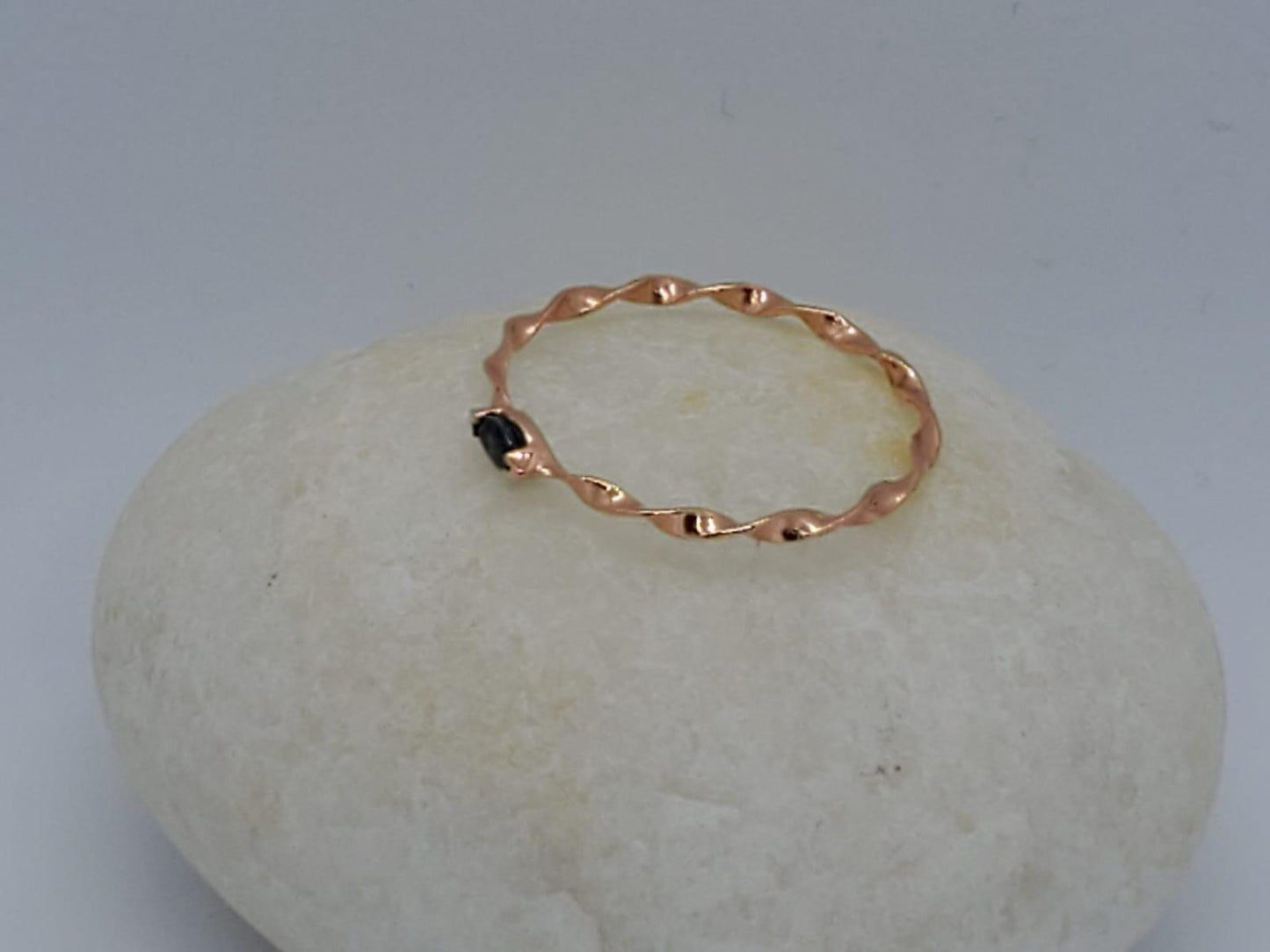 14K TWISTED RING WITH SAPPHIRE