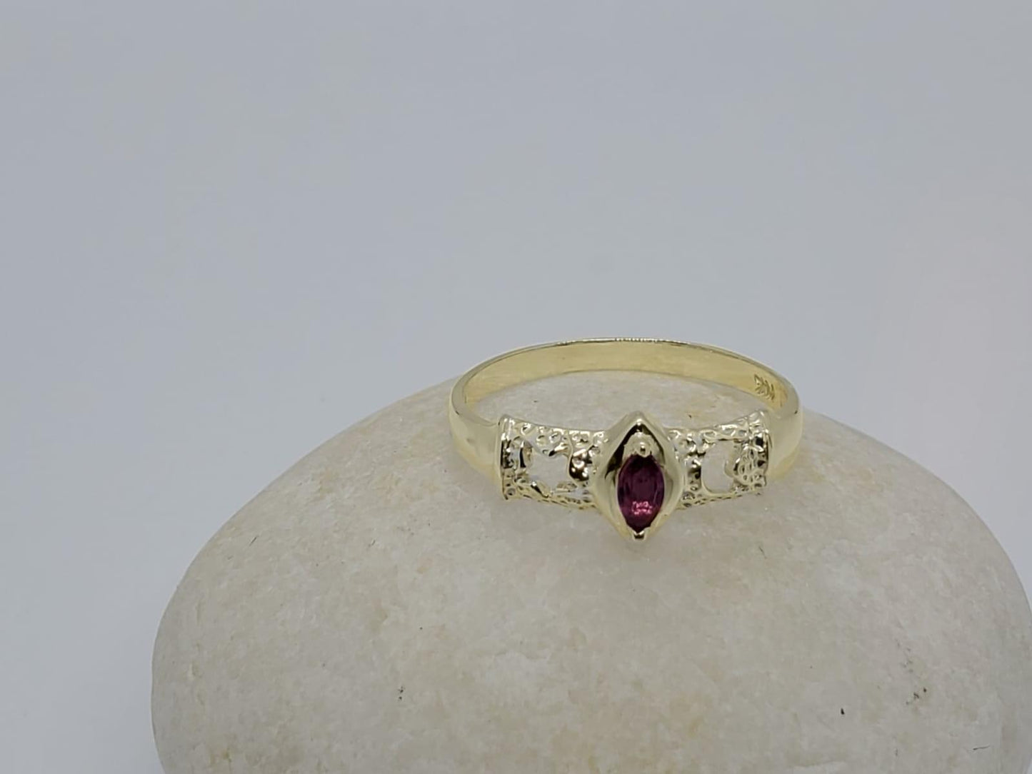 14K RING WITH STONE RUBY, SHAPES OF THE MOON AND STAR