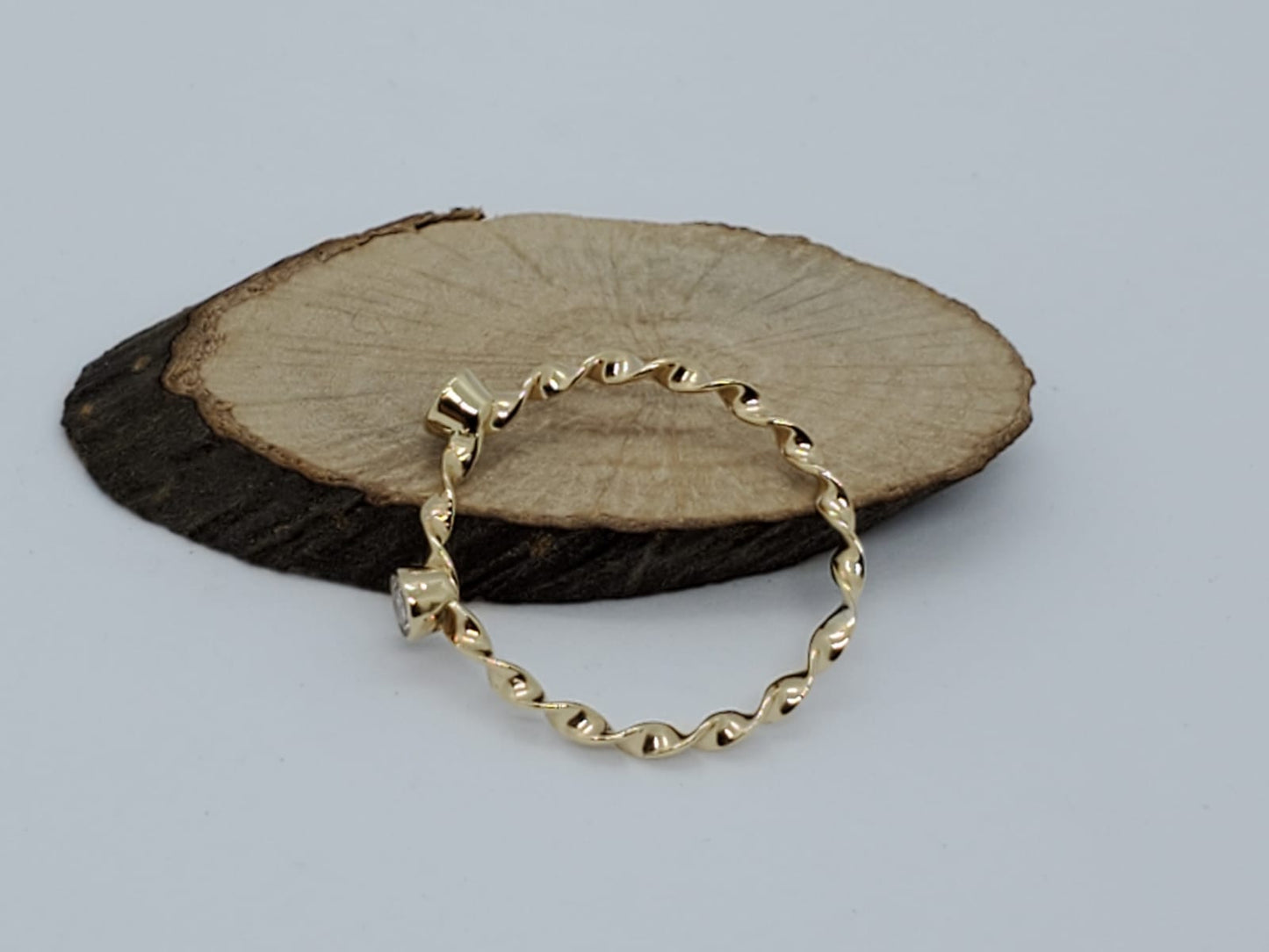 14k Ring with 2 DIAMONDS, Twisted style