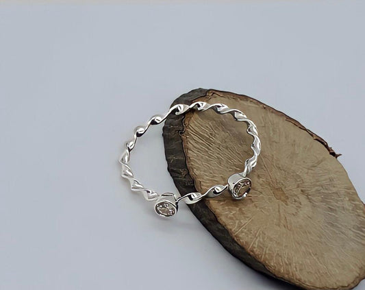 14k Ring with 2 DIAMONDS, Twisted style