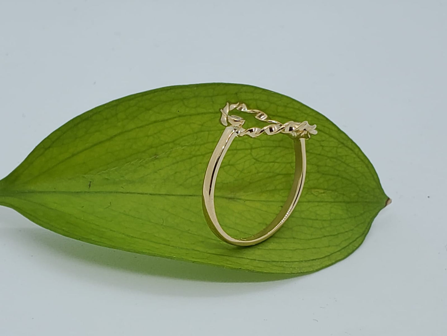 14k yellow gold ring, style band circle