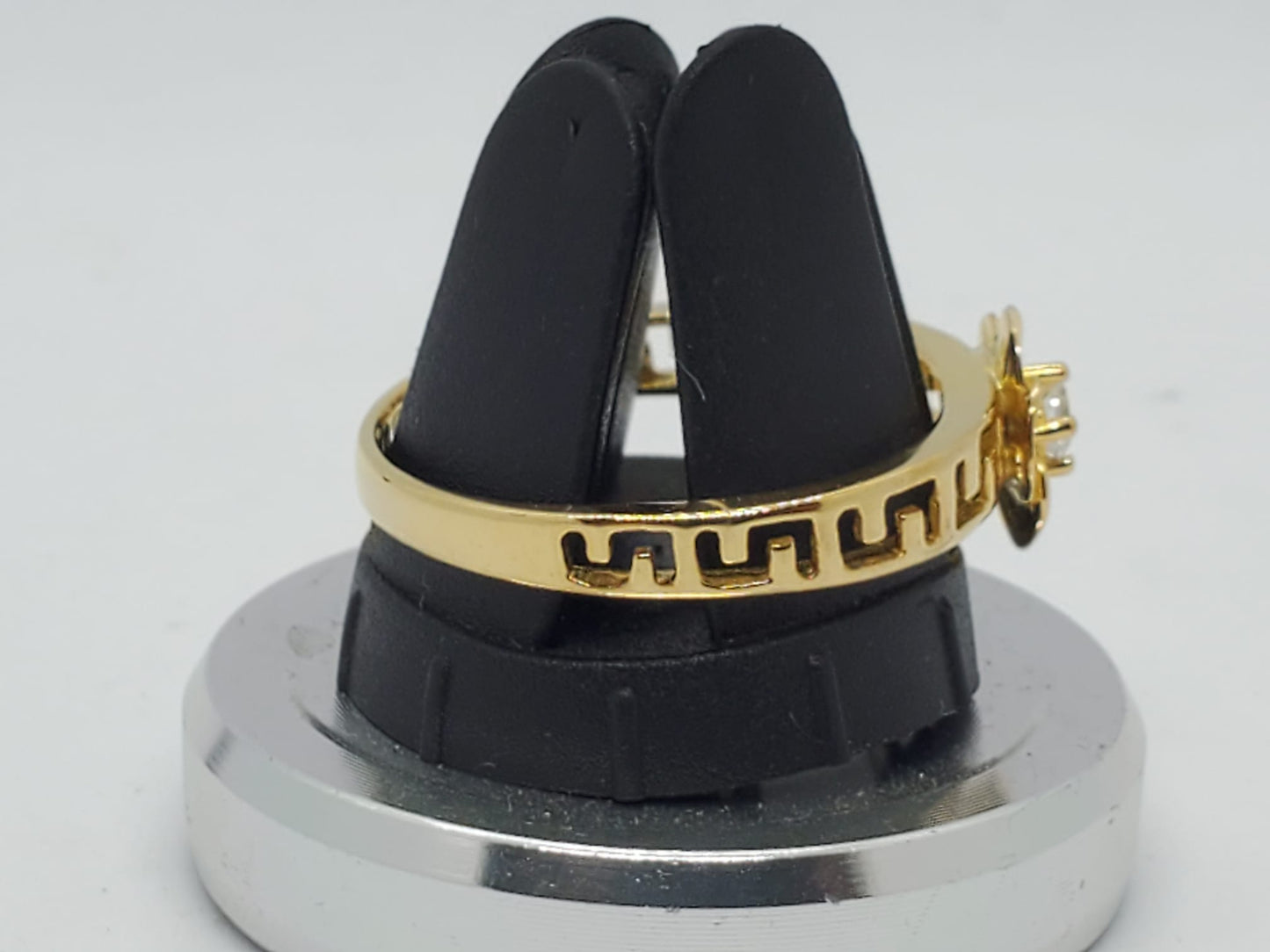 14k yellow gold ring with 0.10CT MOISSANITE, rose shape, a unique and special model