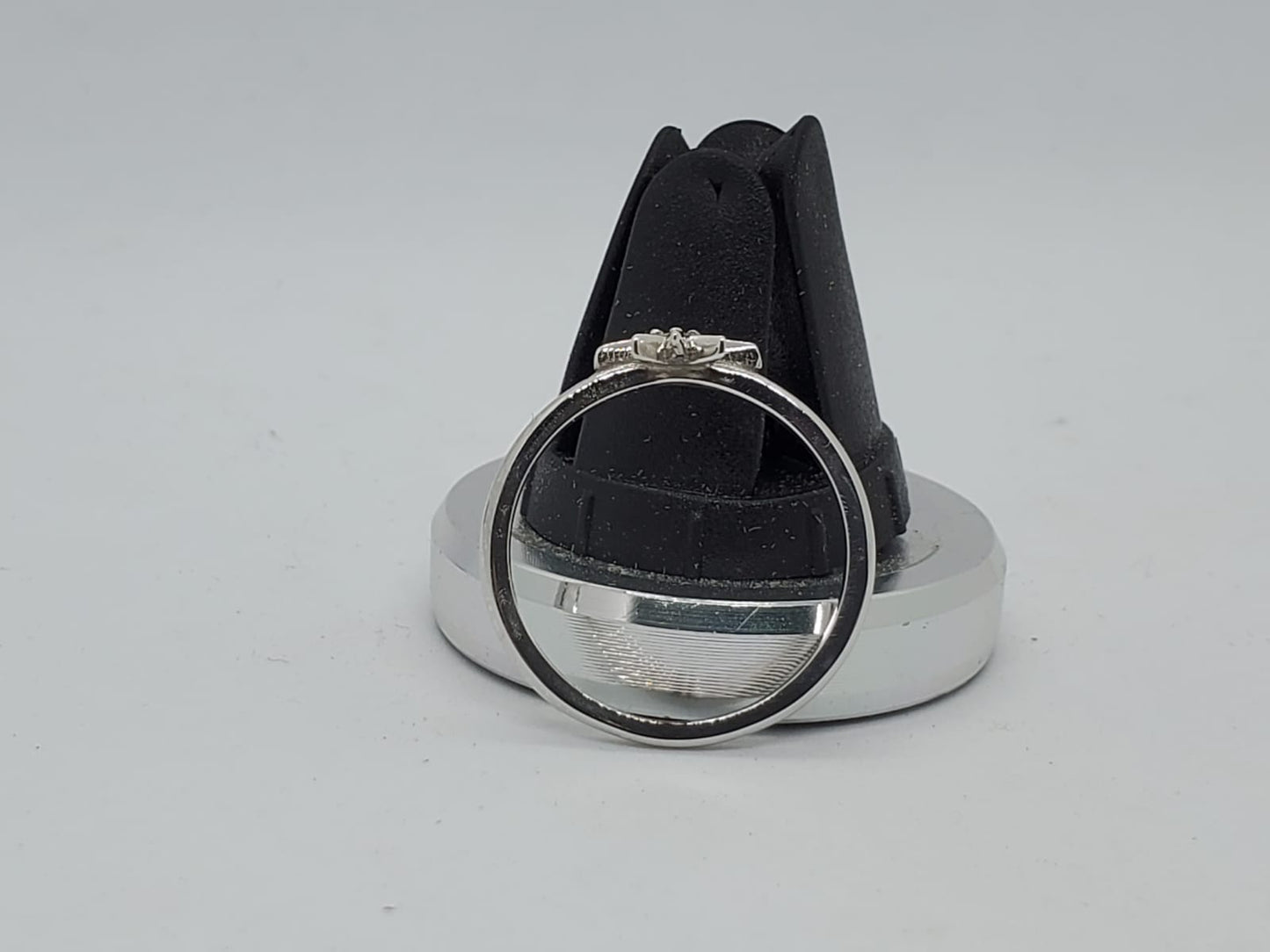 14K White Gold Ring with 1 Diamond 0.05CT VS1
