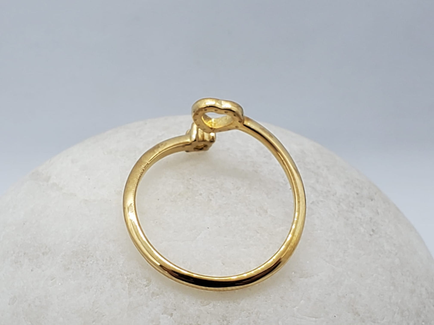 14K Yellow Gold Ring with DIAMONDS, band style, is a beautiful model ideal for any occasion