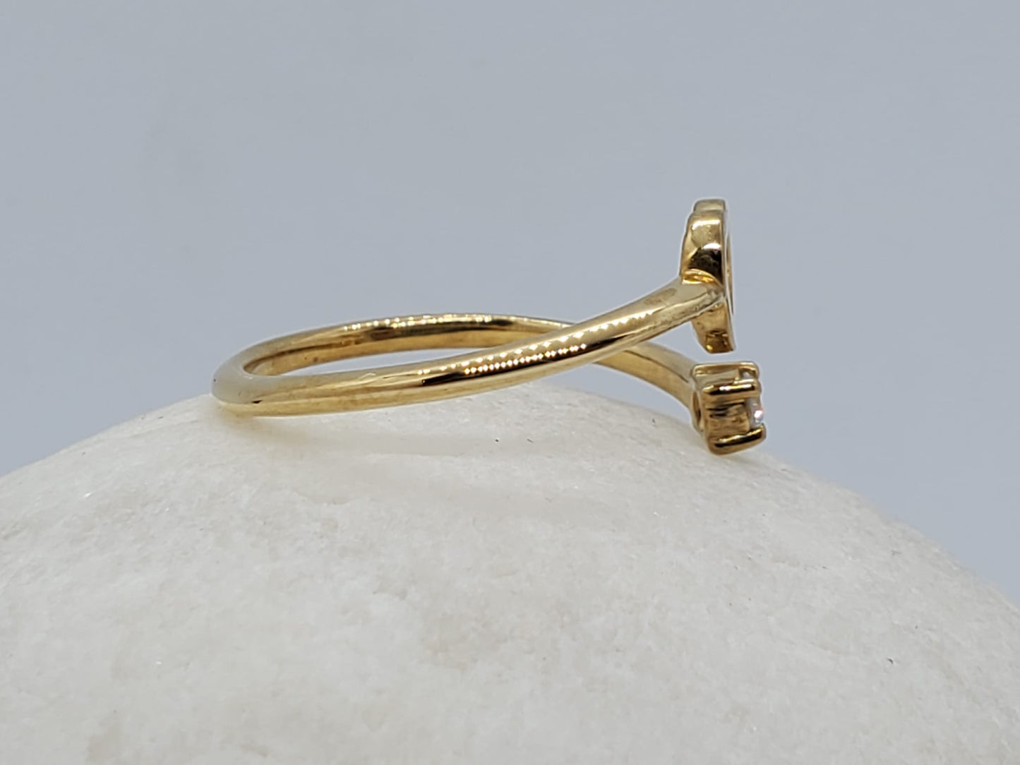 14K Yellow Gold Ring with DIAMONDS, band style, is a beautiful model ideal for any occasion