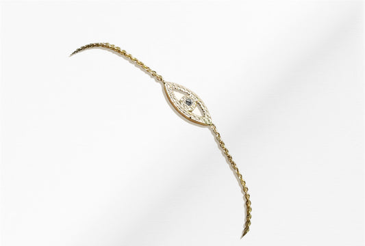 14K Gold Eye Shaped Bracelet with Diamond