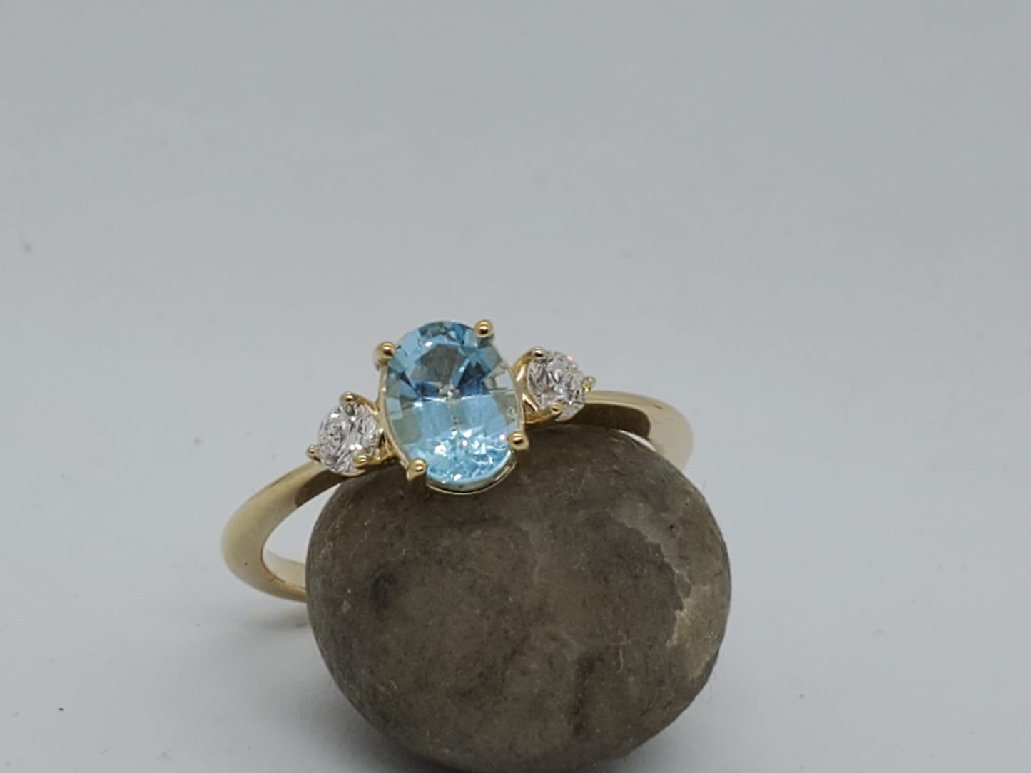 14K Yellow Gold Band Ring with Aquamarine and 2 Diamonds, Stone Mounted 4 Pron